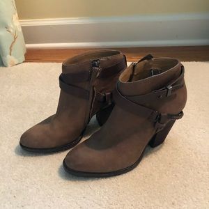 🍁 Dolce Vita Harlene leather booties